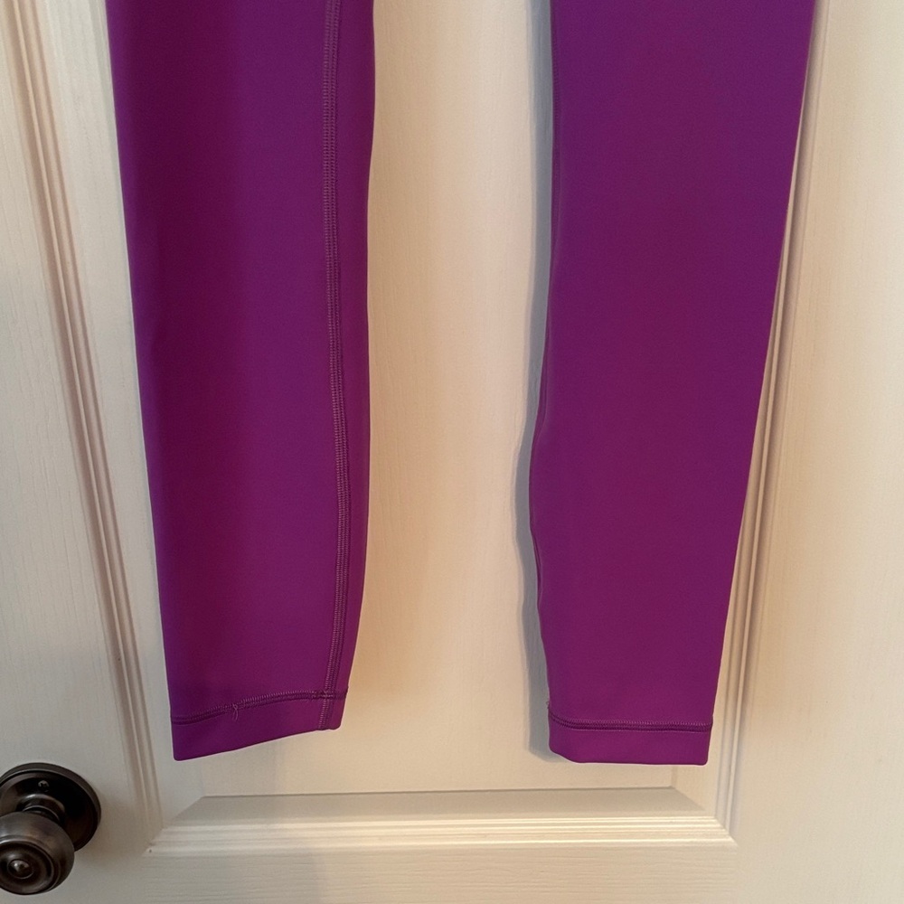 Lululemon Purple Women’s Wunder Train High Rise Tight 25’ size 4 - Picture 3 of 8
